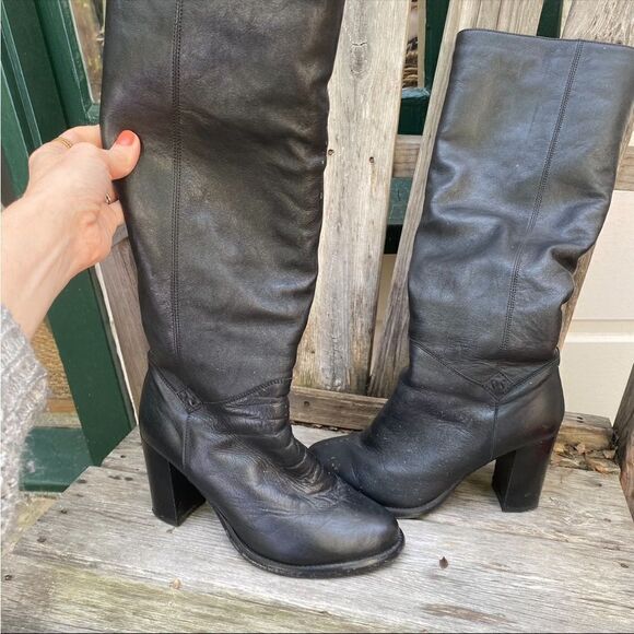 HGA Italian black heeled leather boots with fur lining size 7 - Picture 1 of 10